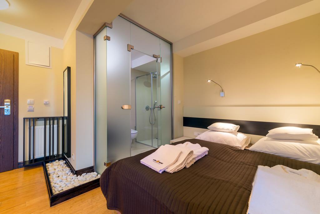 Villa Buki Pokoje & Spa Jastrzebia Gora Ruang foto